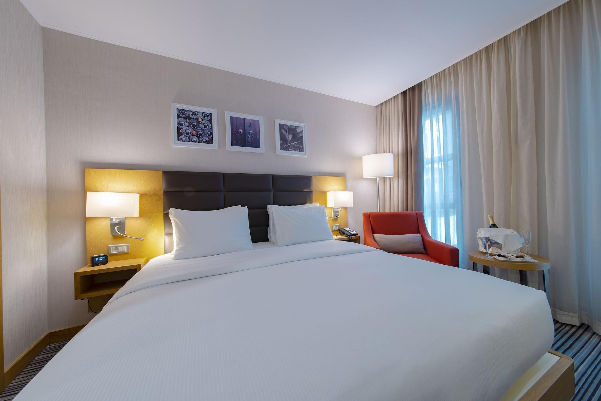 Hilton Garden Inn סאפראנבולו מראה חיצוני תמונה
