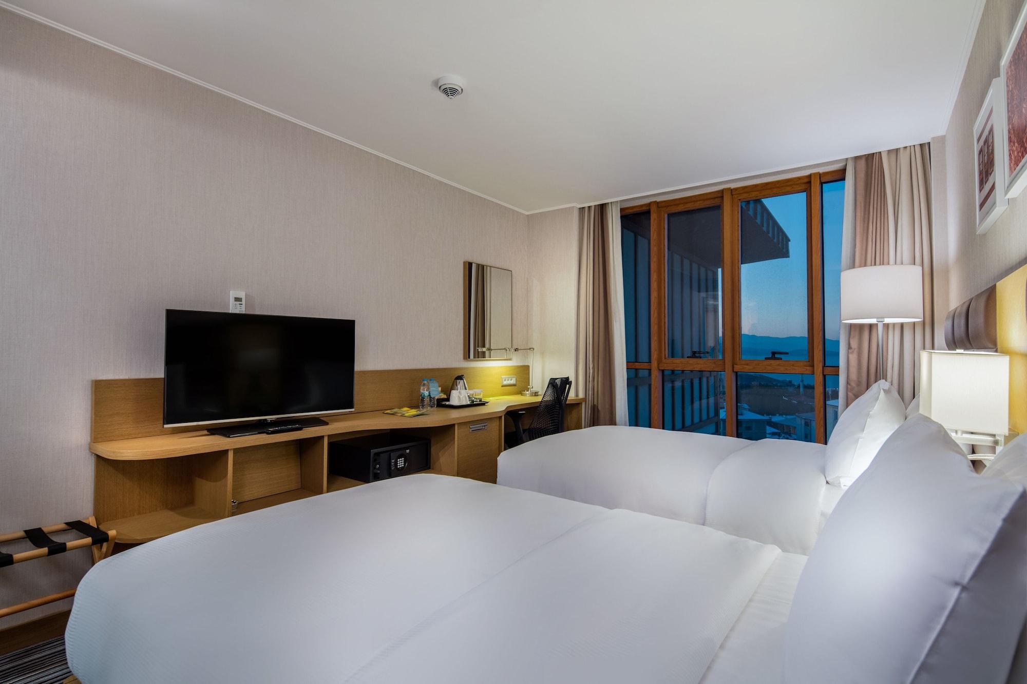 Hilton Garden Inn סאפראנבולו מראה חיצוני תמונה