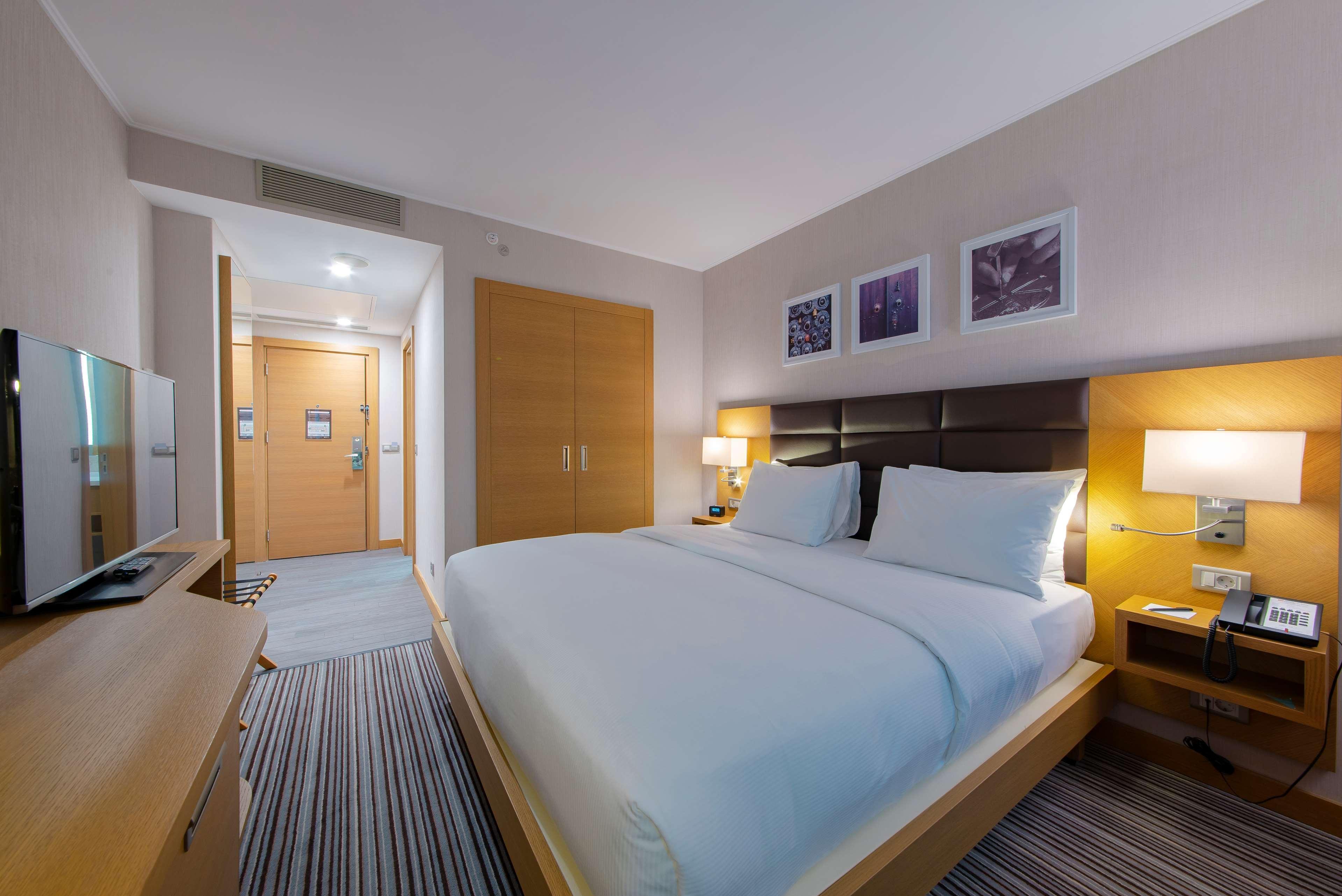 Hilton Garden Inn סאפראנבולו מראה חיצוני תמונה
