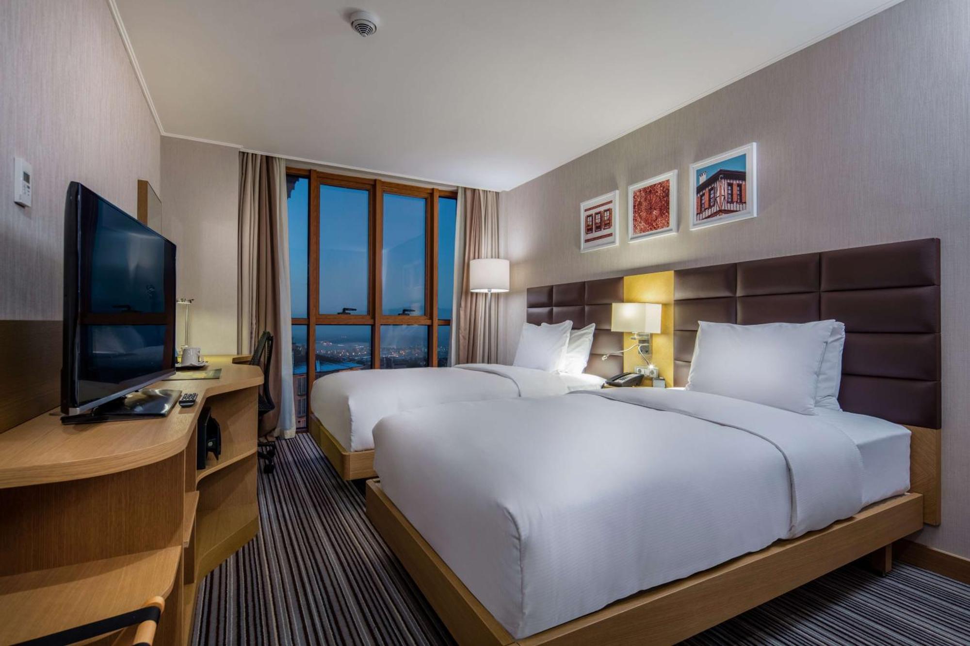 Hilton Garden Inn סאפראנבולו מראה חיצוני תמונה
