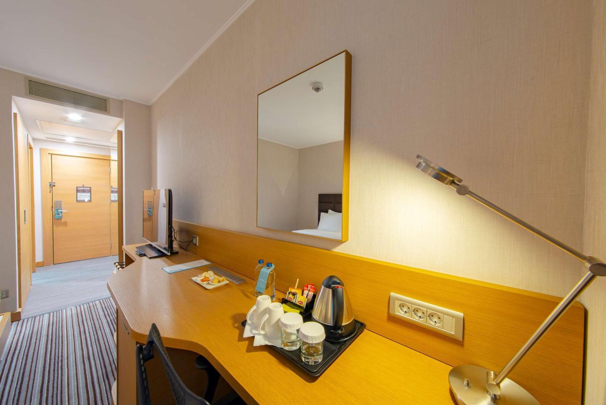 Hilton Garden Inn סאפראנבולו מראה חיצוני תמונה