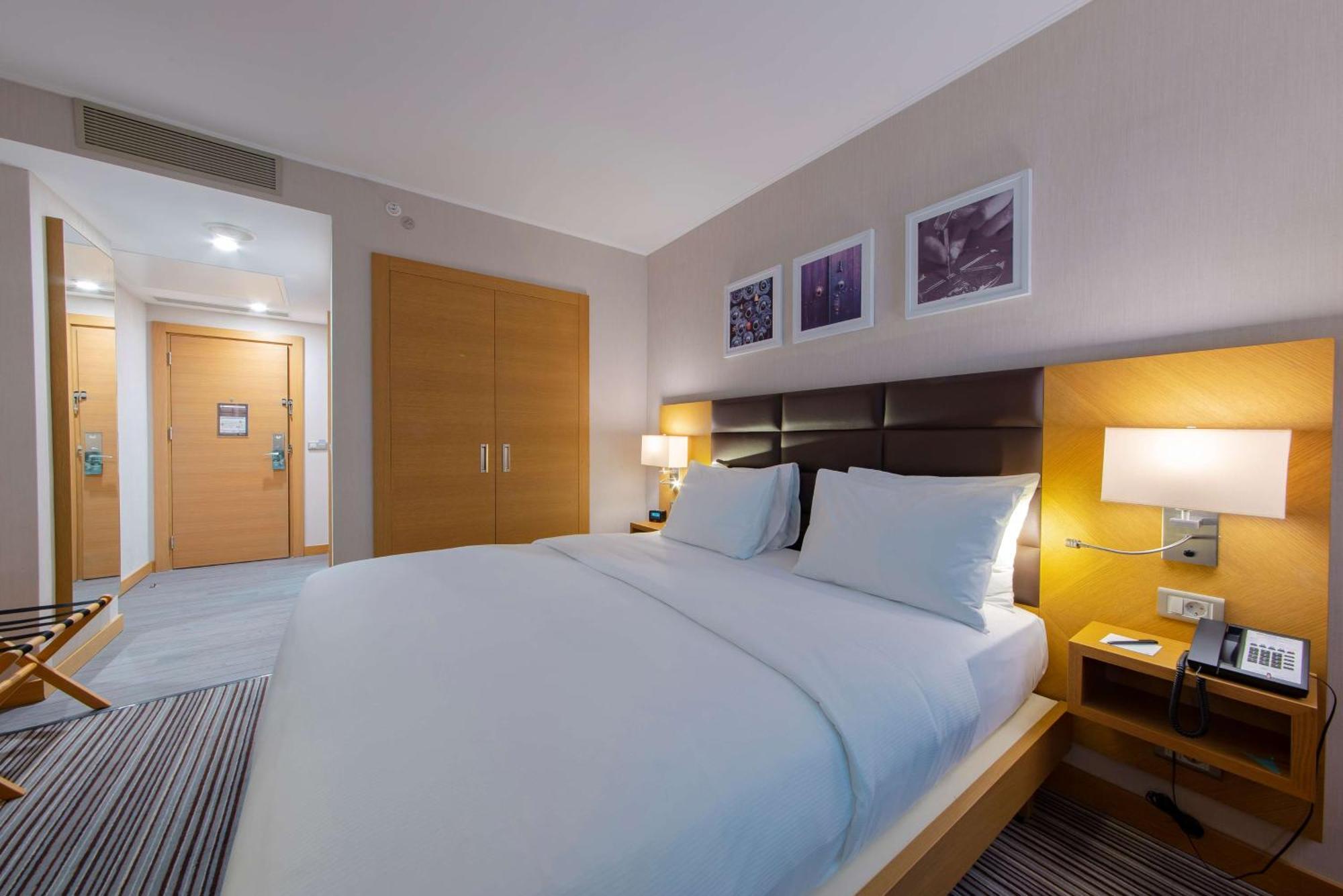 Hilton Garden Inn סאפראנבולו מראה חיצוני תמונה