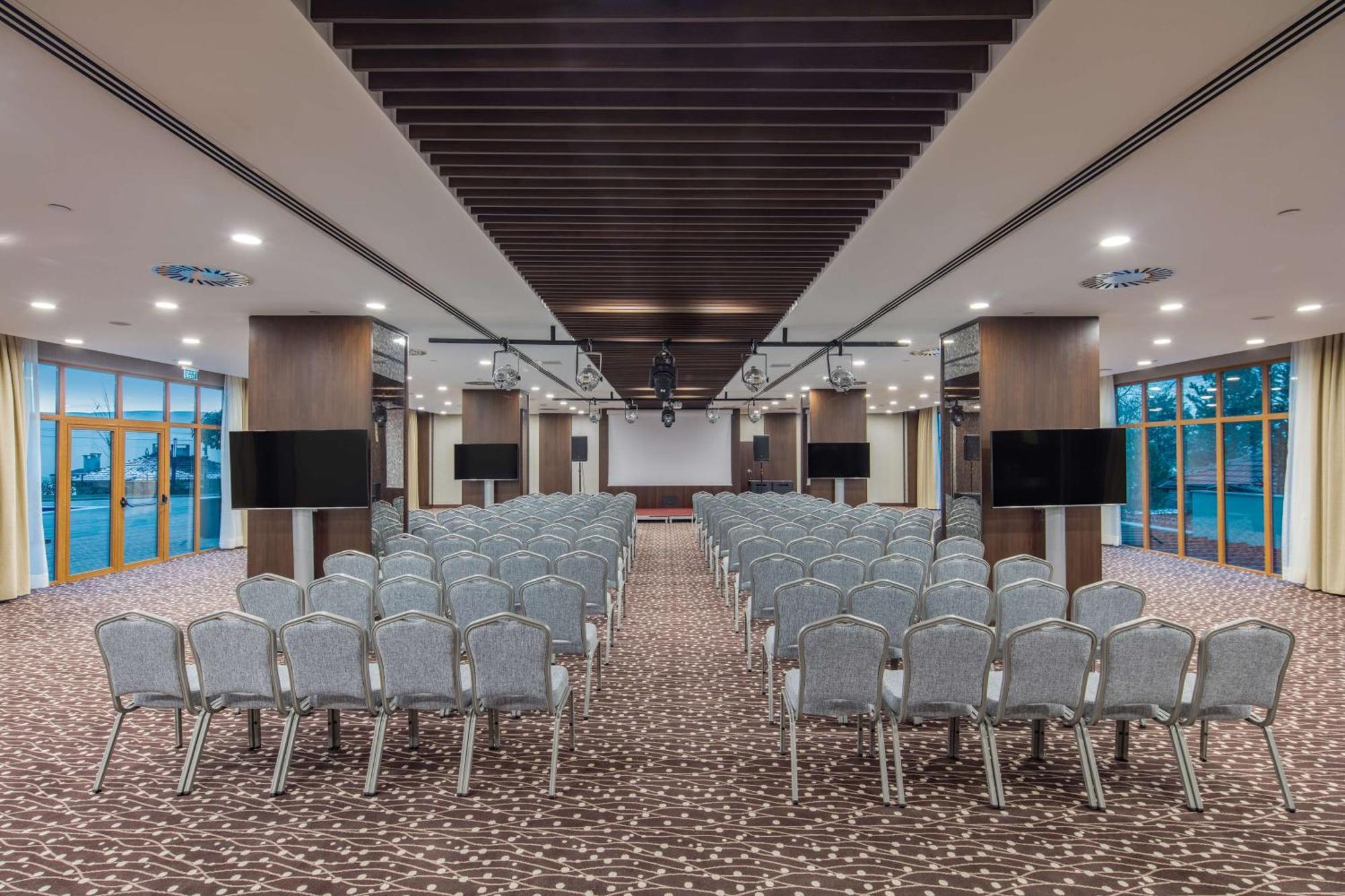 Hilton Garden Inn סאפראנבולו מראה חיצוני תמונה