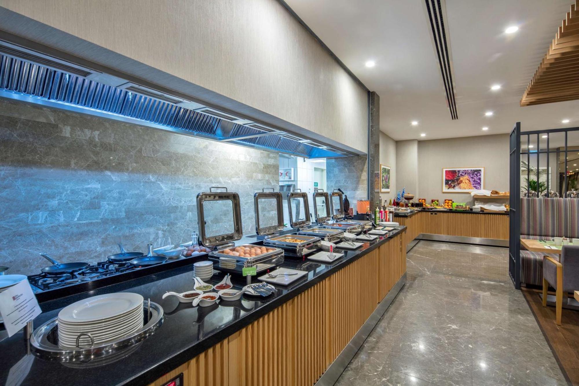 Hilton Garden Inn סאפראנבולו מראה חיצוני תמונה
