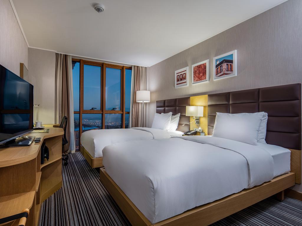 Hilton Garden Inn סאפראנבולו מראה חיצוני תמונה